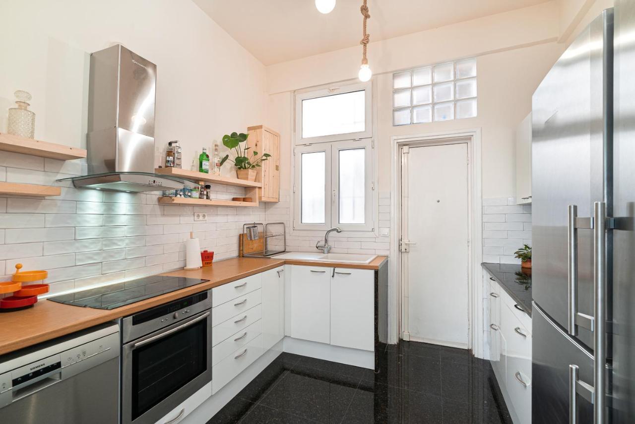 Spacious & Artistic Retro 2bd With Sauna *